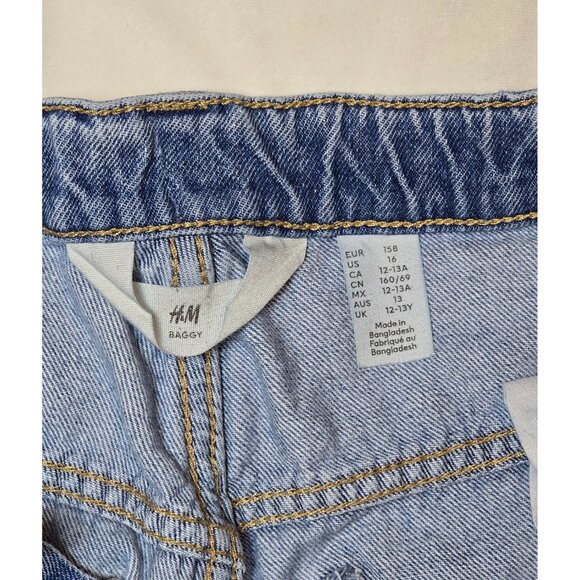 H&M Kids Baggy Jeans 12–13Y Light Wash Denim Cargo Style – Small Knee Stain - Picture 4 of 4